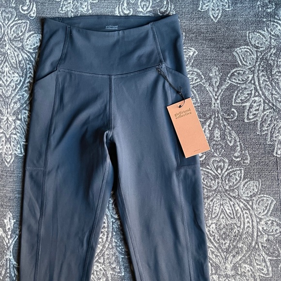 Girlfriend Collective Pocket Leggings in Navy Blue Size Small - Picture 3 of 7